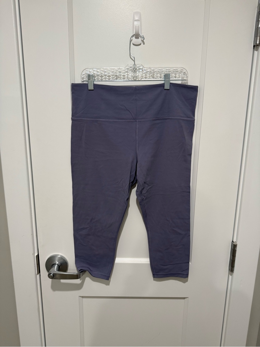 Athleta Elation Capri Lilac Leggings